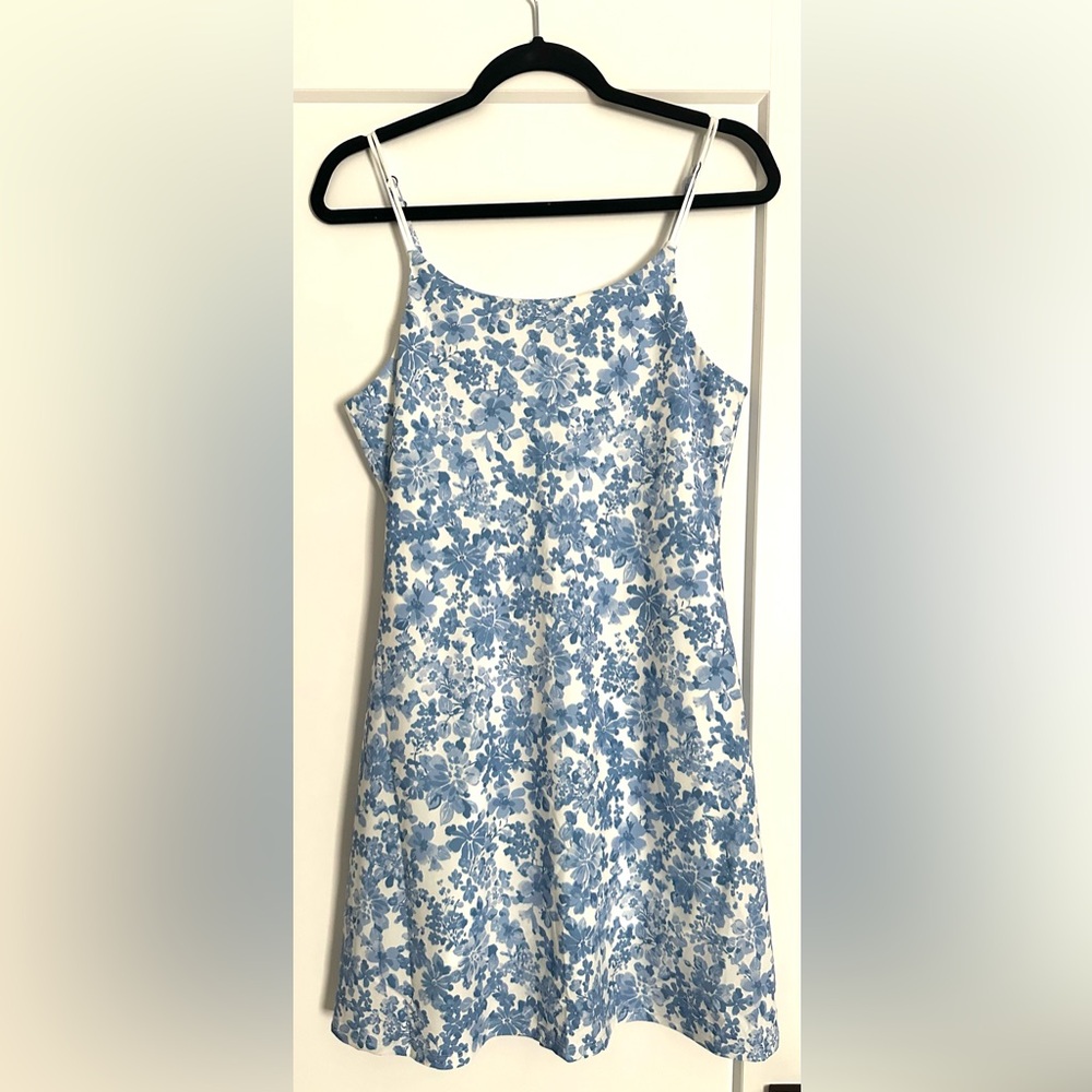 Abercrombie kids YPB Floral Blue and White Dress